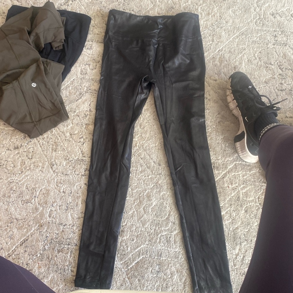 RETRO GONG FAUX LEATHER LEGGINGS SIZE M